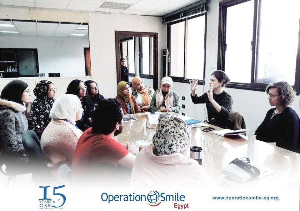 مشاركة فريق الطلاب بمؤسسة عملية الابتسامة