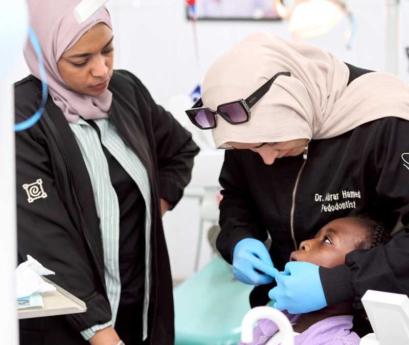 عملية الابتسامة – مصر (عشرون عاما من الأبتسامة) فعاليات قافلة علاج الأسنان كليه طب الاسنان –   جامعة الأزهر